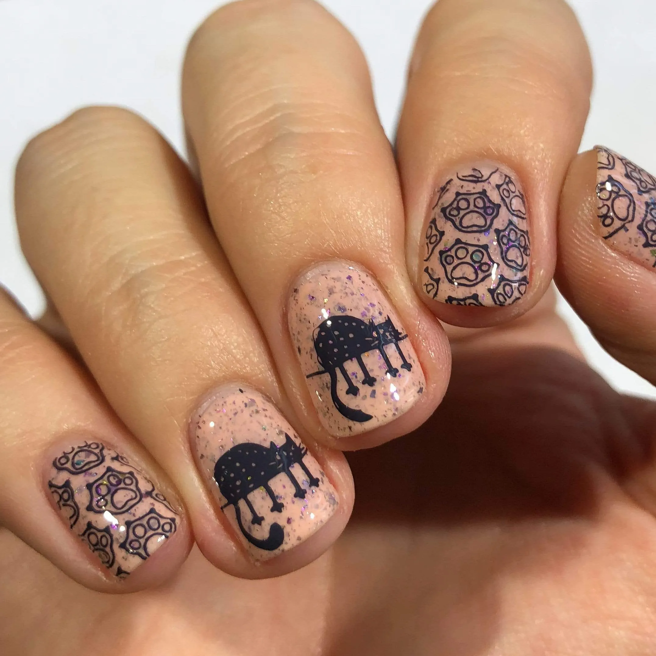 Artist Collaboration: MrsWhite8907 (m006) - Nail Stamping Plate