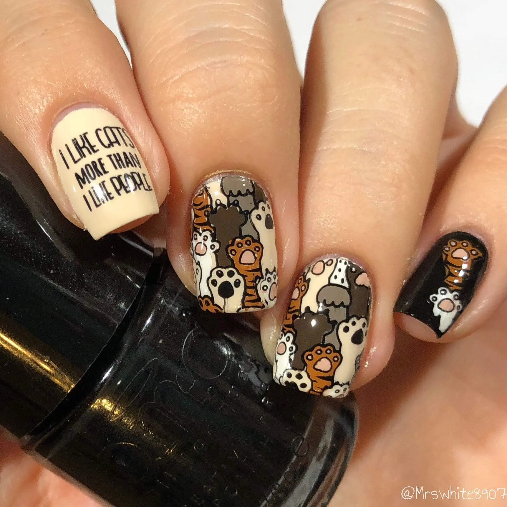 Artist Collaboration: MrsWhite8907 (m006) - Nail Stamping Plate