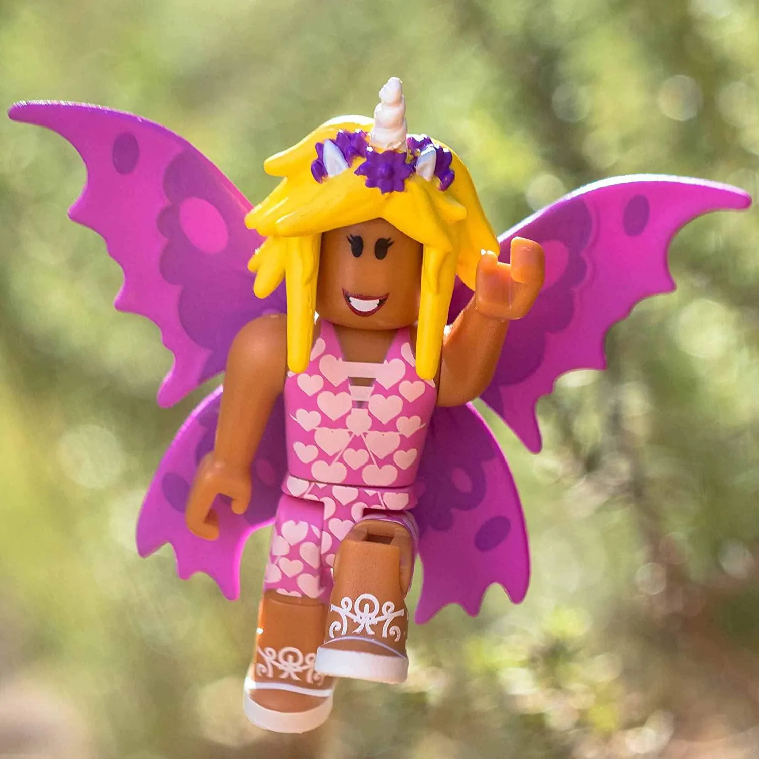 Roblox Celebrity Collection - Series 5 Mystery Figure 6-Pack [Includes 6 Exclusive Virtual Items]