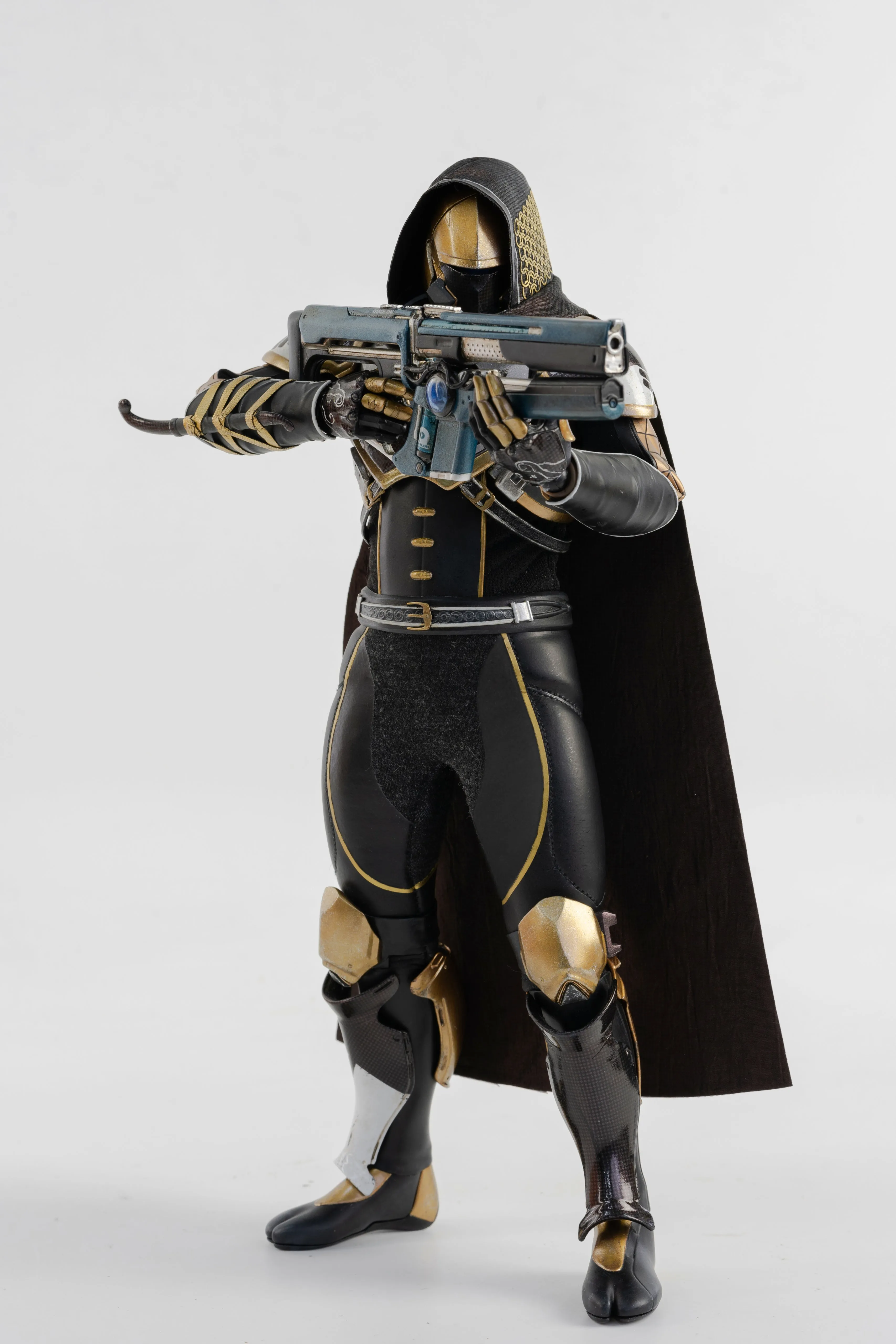 Threezero - Destiny 2 - Hunter Sovereign (Golden Trace Shader)