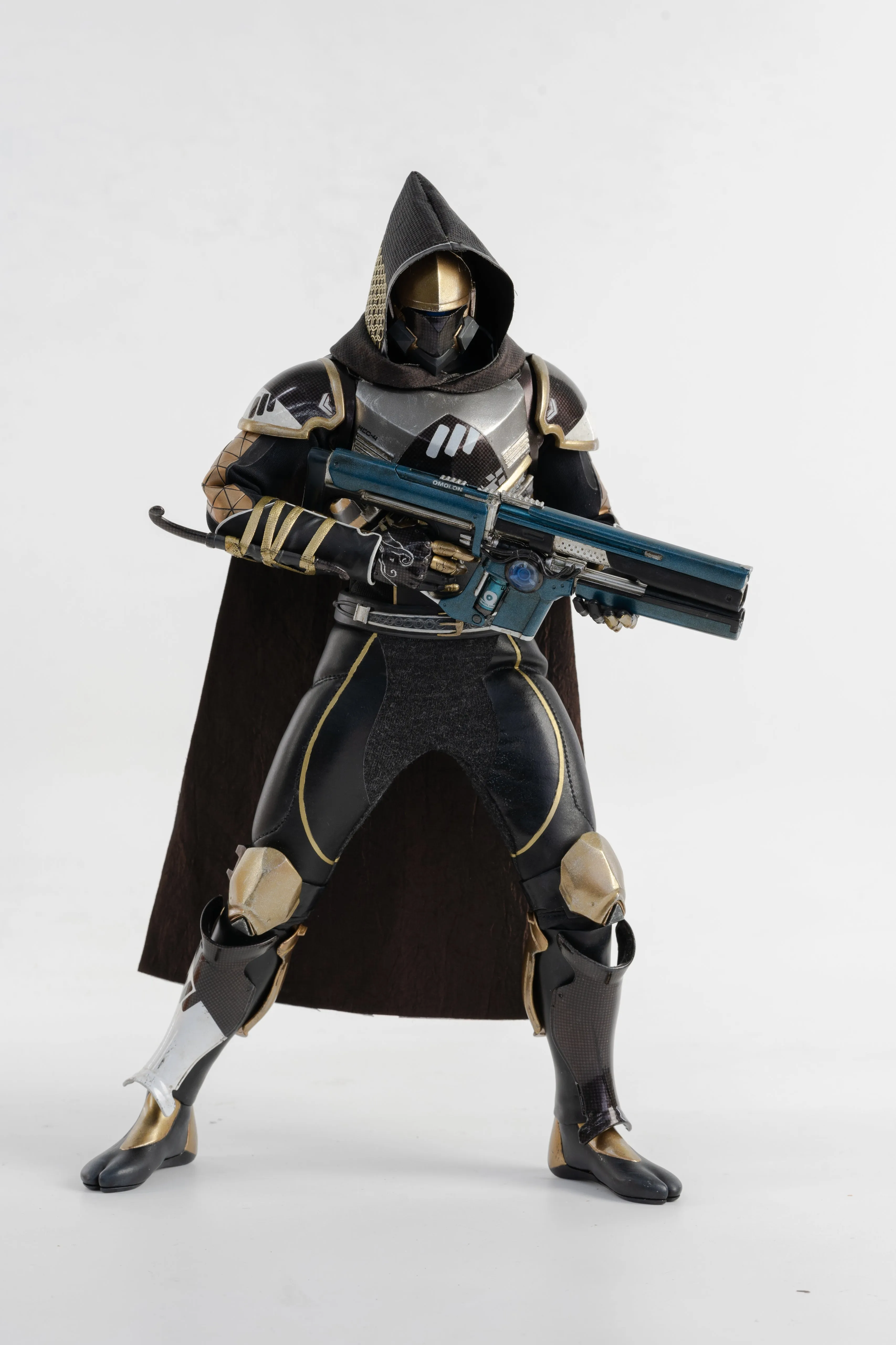 Threezero - Destiny 2 - Hunter Sovereign (Golden Trace Shader)