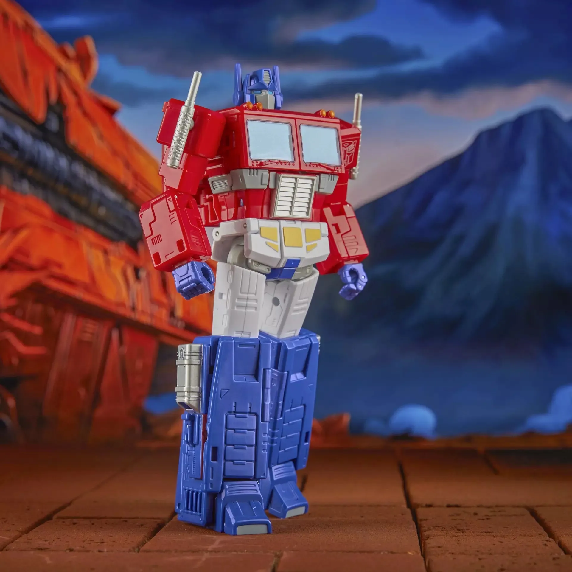 Transformers: Studio Series 86-31 - Commander Class Optimus Prime Action Figure (F8514) LAST ONE!