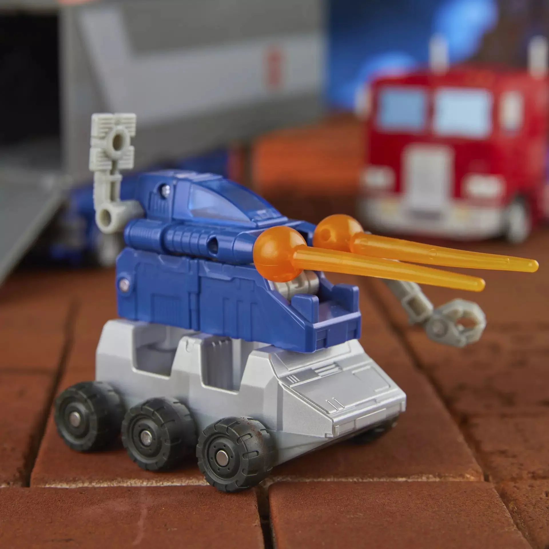 Transformers: Studio Series 86-31 - Commander Class Optimus Prime Action Figure (F8514) LAST ONE!