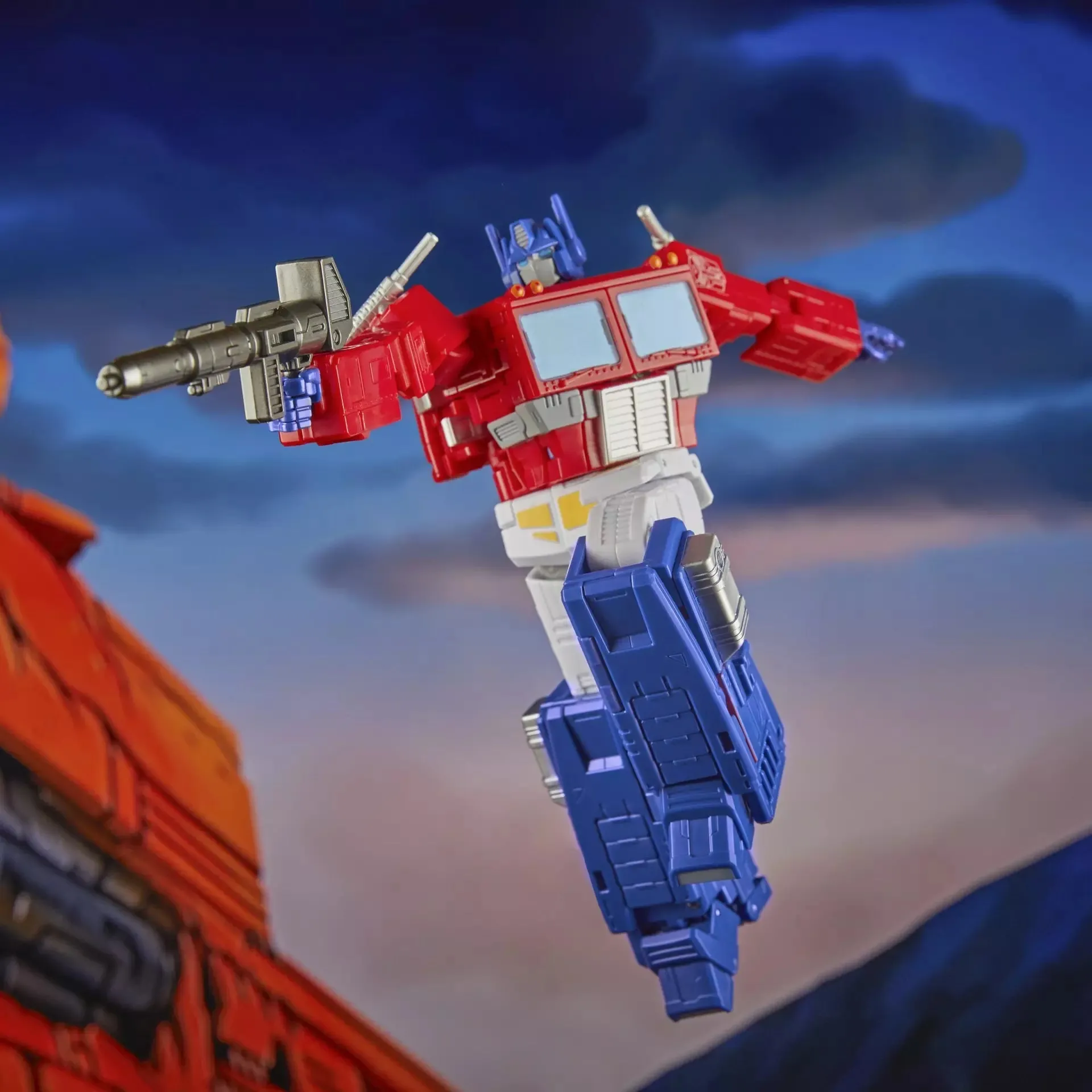 Transformers: Studio Series 86-31 - Commander Class Optimus Prime Action Figure (F8514) LAST ONE!