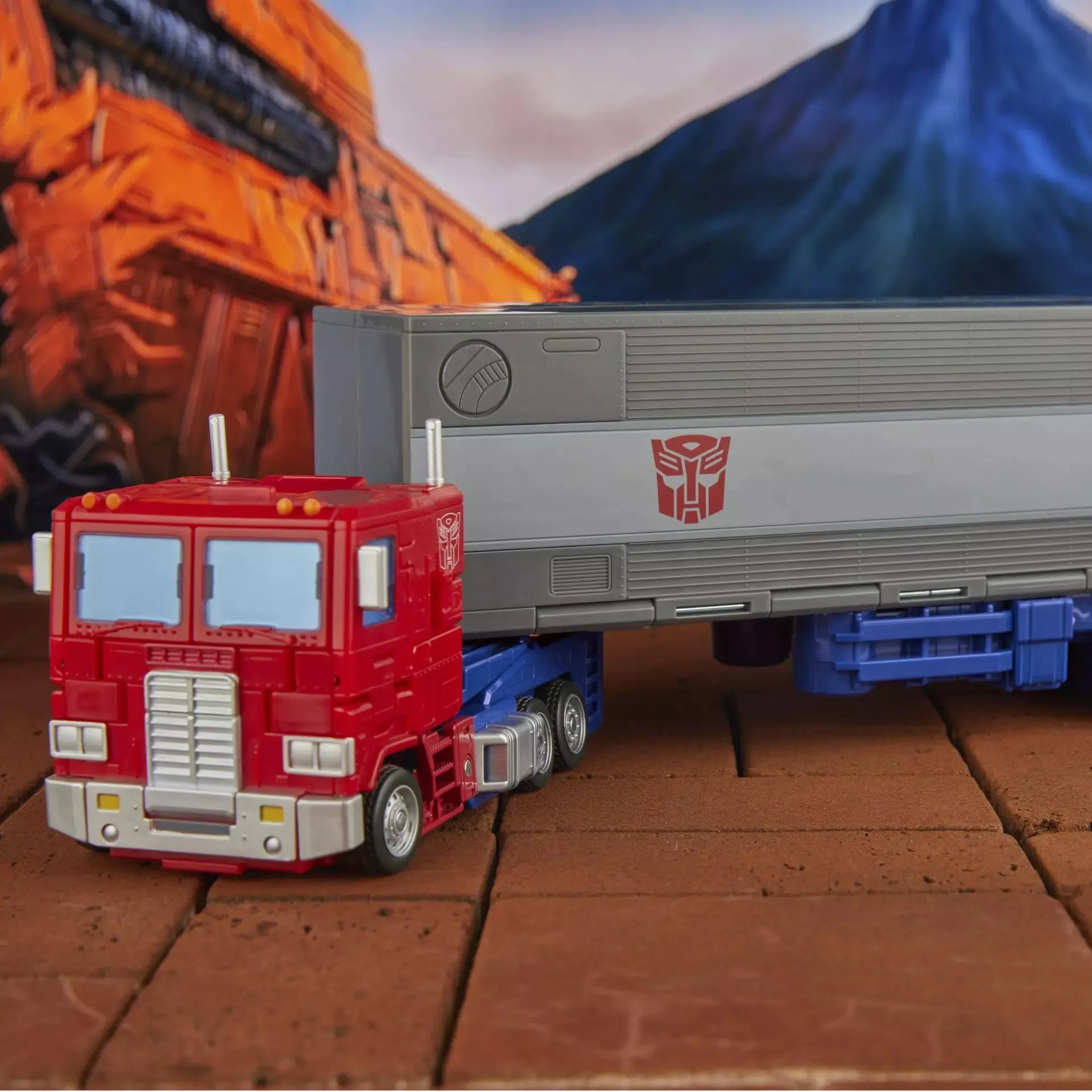 Transformers: Studio Series 86-31 - Commander Class Optimus Prime Action Figure (F8514) LAST ONE!