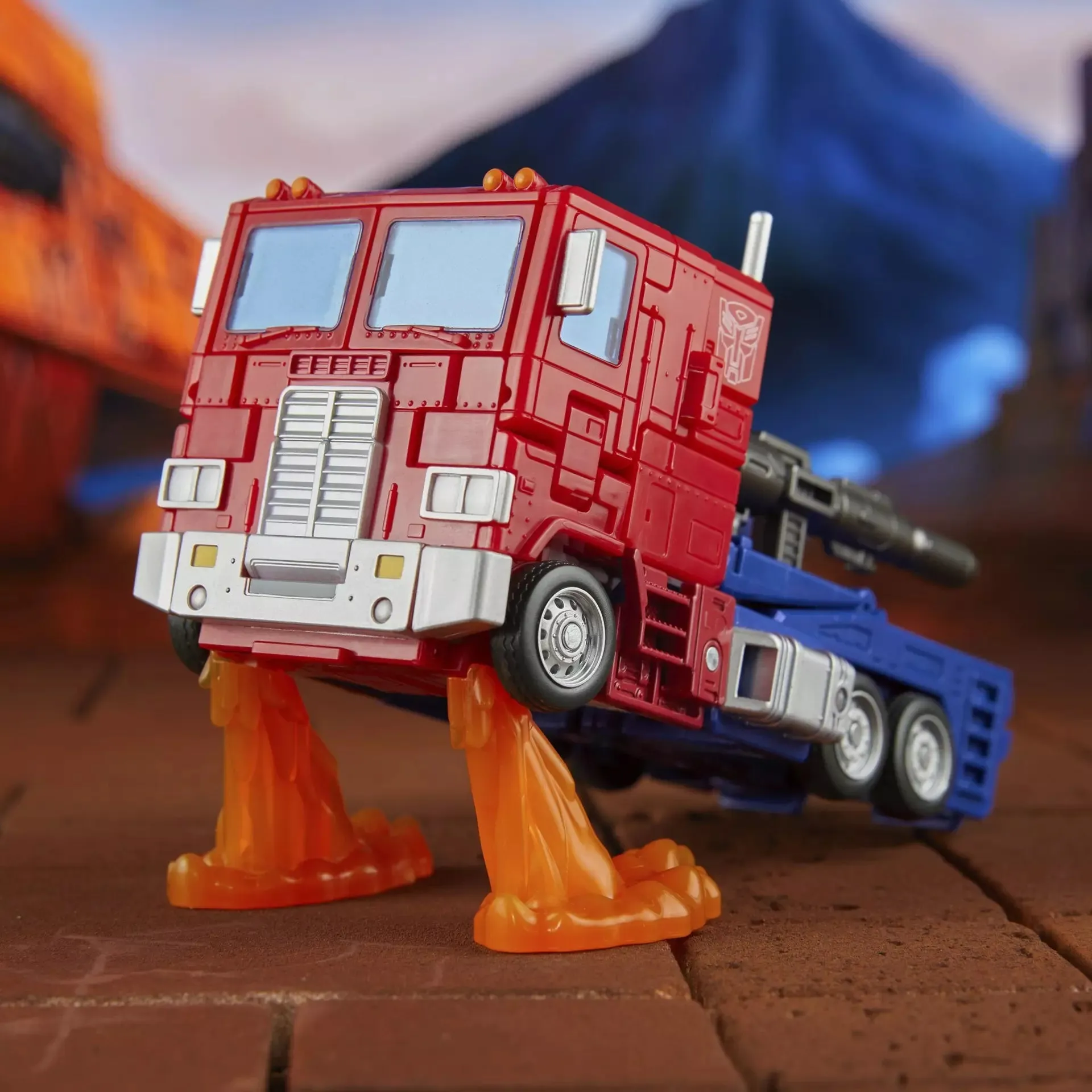 Transformers: Studio Series 86-31 - Commander Class Optimus Prime Action Figure (F8514) LAST ONE!
